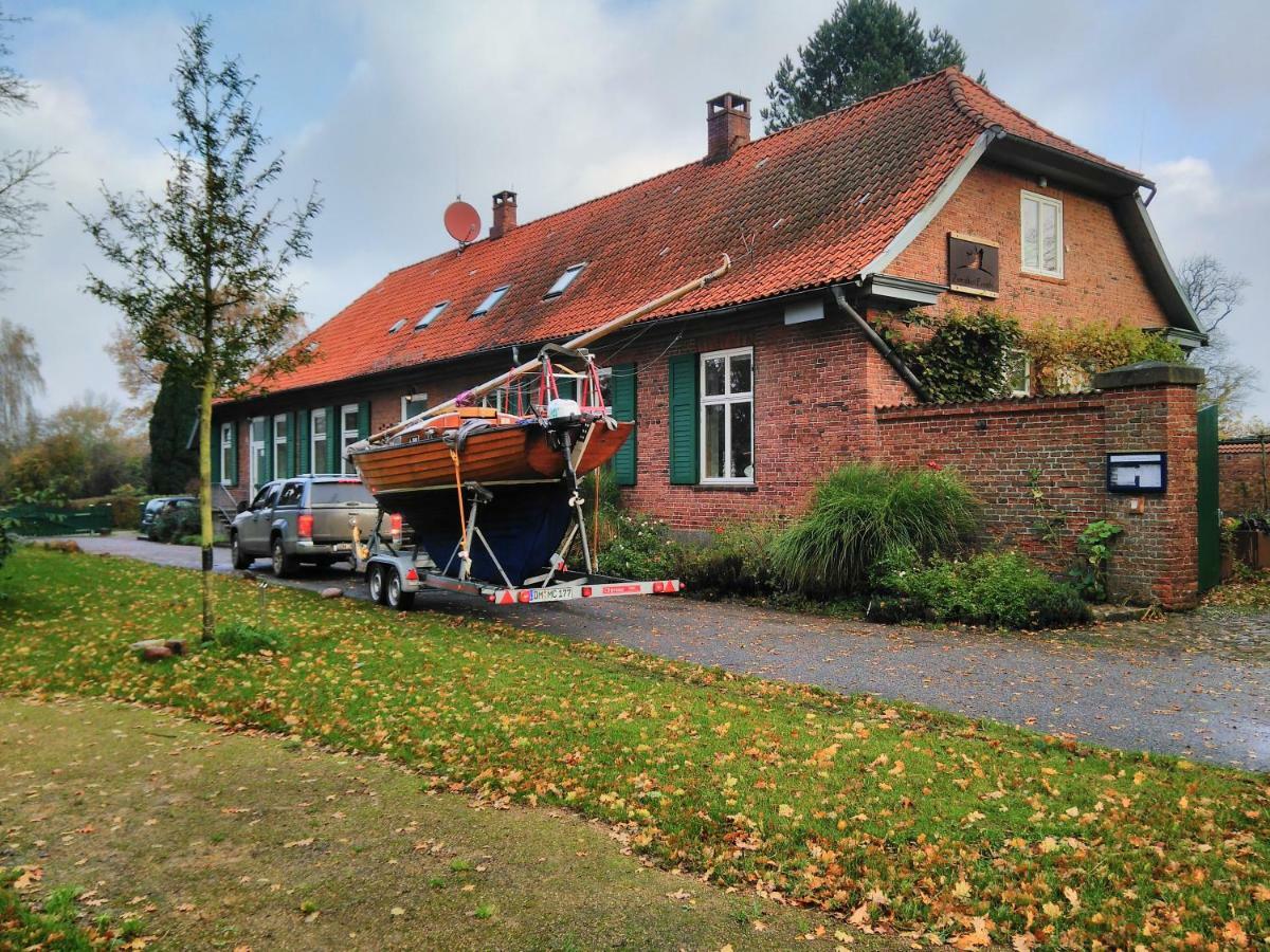 4 Sterne Wohnen Zum alten Forsthof am Schlosspark, App 1 smuck und groot Eutin Exterior foto